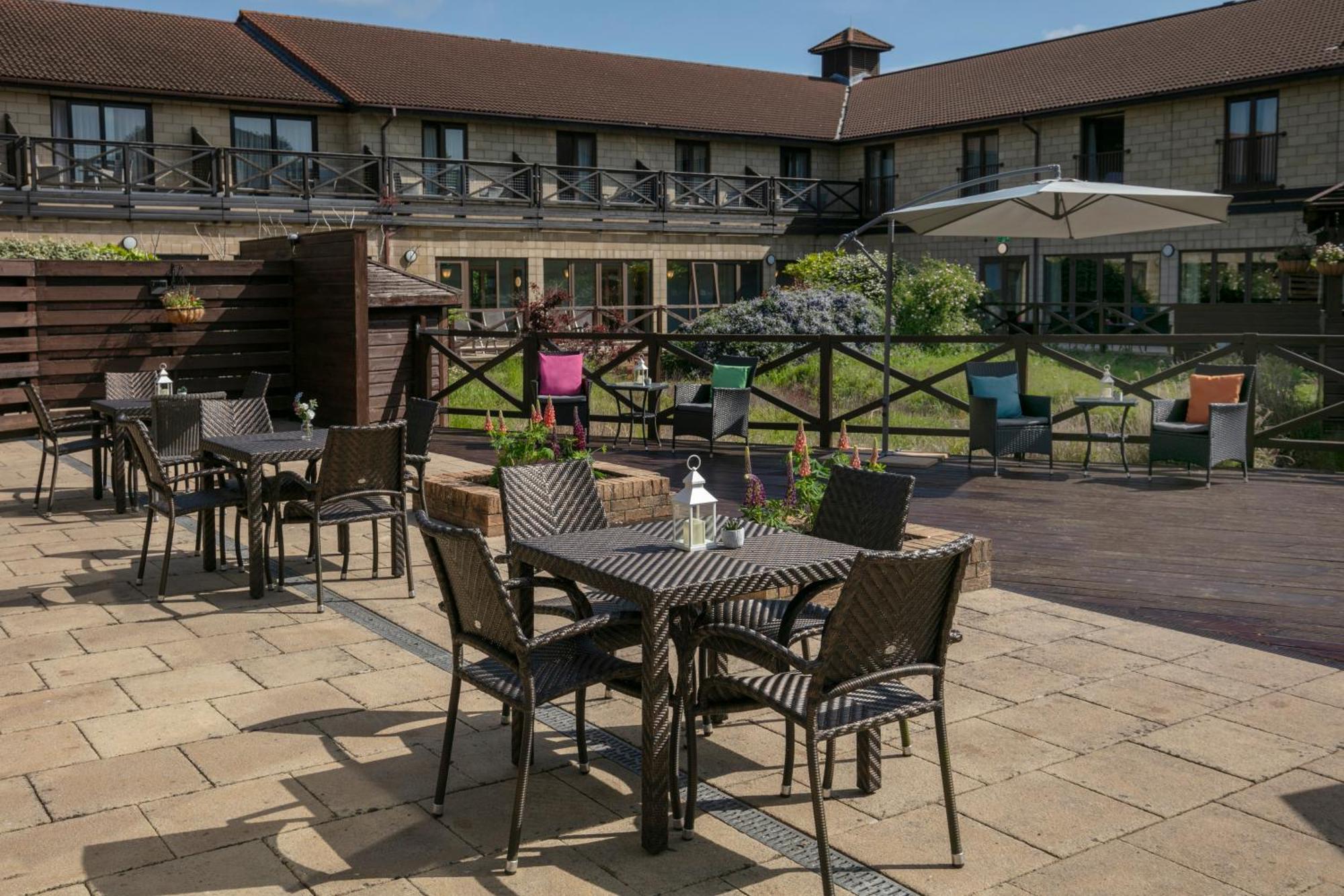 Hampshire Court Hotel & Spa Бейсінгсток Екстер'єр фото